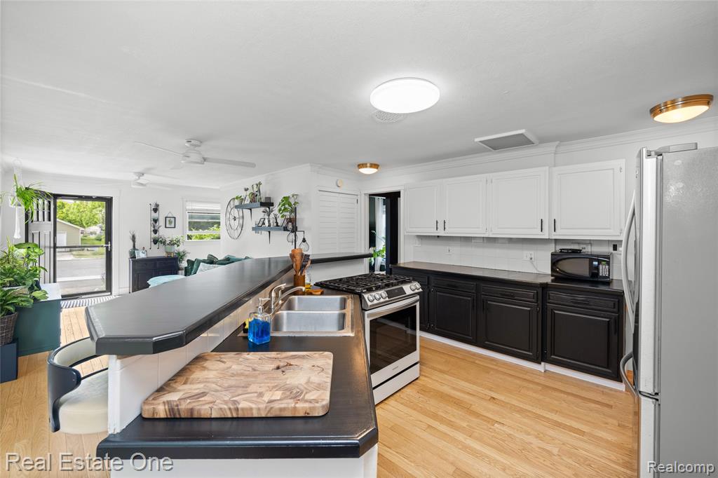225 1st Street, Fenton, MI 48430 — Photo 18