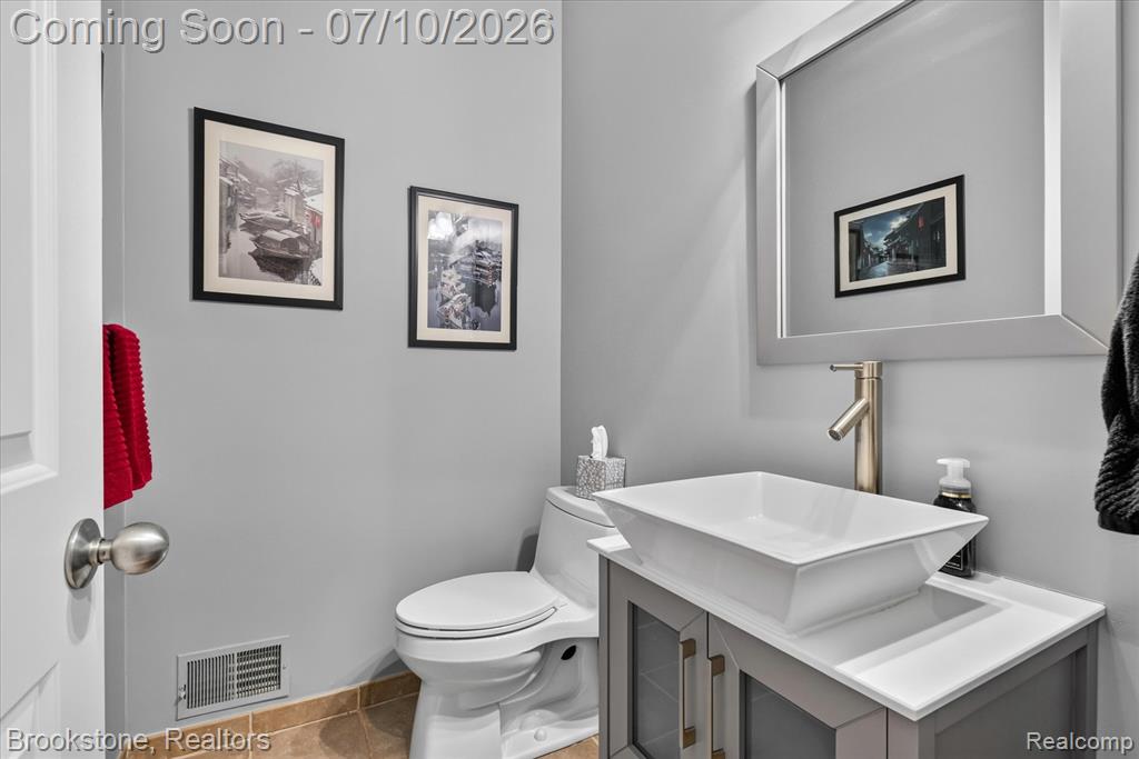 1330 Corey Cove, White Lake, MI 48383 — Photo 27