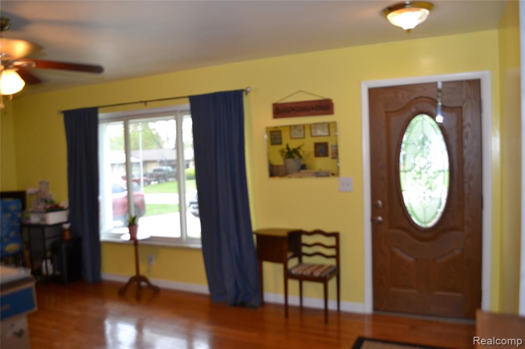 5448 FAIRVIEW Drive, Grand Blanc, MI 48439 — Photo 4
