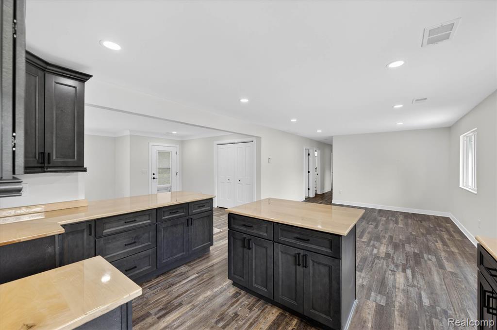 29055 Bredow Avenue, Romulus, MI 48174 — Photo 16