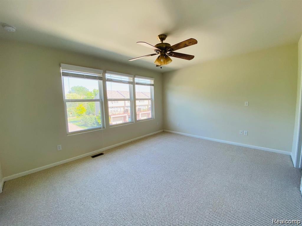 44563 Gwinnett Loop, Novi, MI — Photo 12
