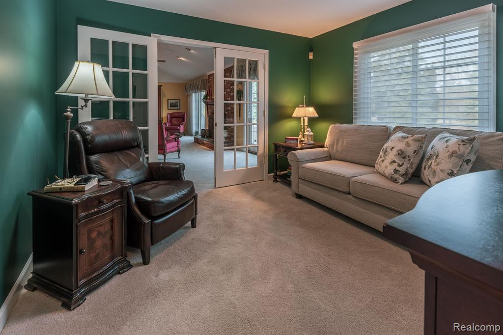 900 DREW Drive, Troy, MI 48098 — Photo 18
