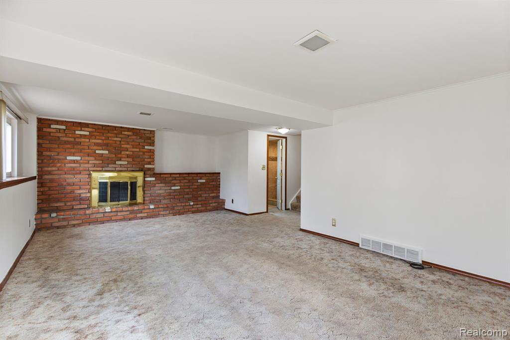 8573 SAN MARCO Boulevard, Sterling Heights, MI 48313 — Photo 9