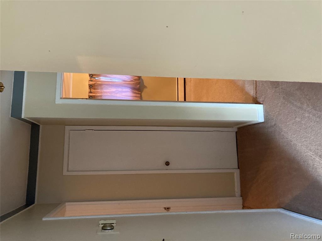 931 E Kalama Avenue, Madison Heights, MI 48071 — Photo 15