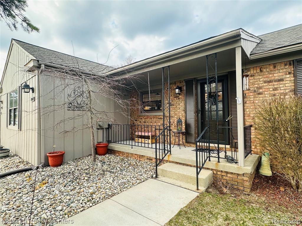 12047 Shenandoah Drive, 2, South Lyon, MI 48178 — Photo 4