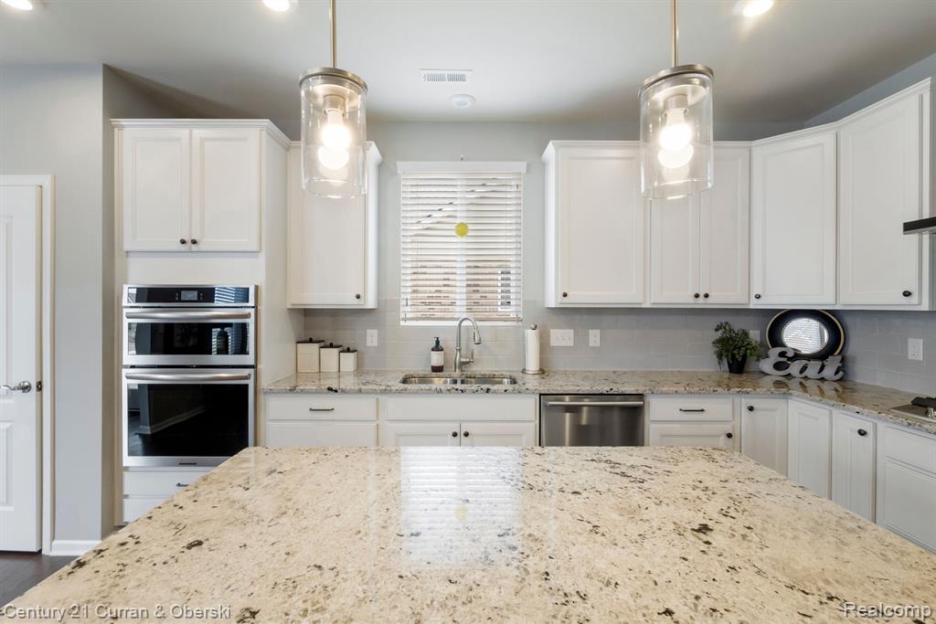 48756 ROCKVIEW Road, Novi, MI — Photo 12