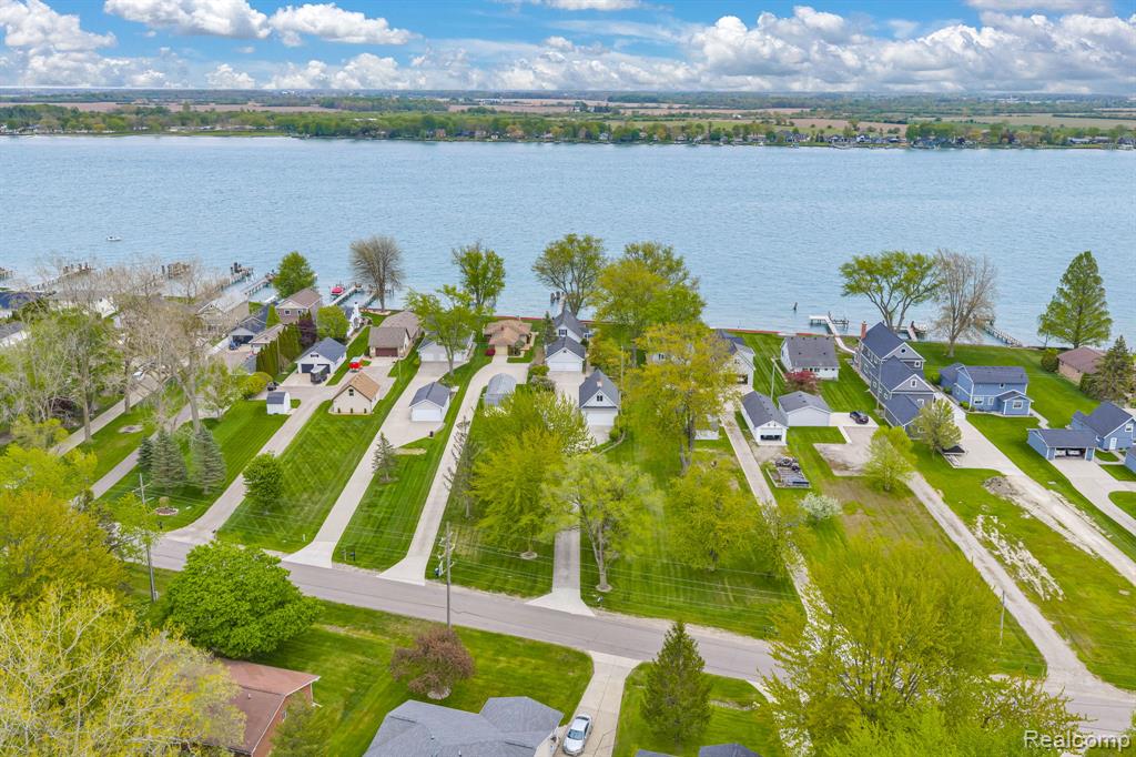 5441 Pointe Drive, East China, MI — Photo 4
