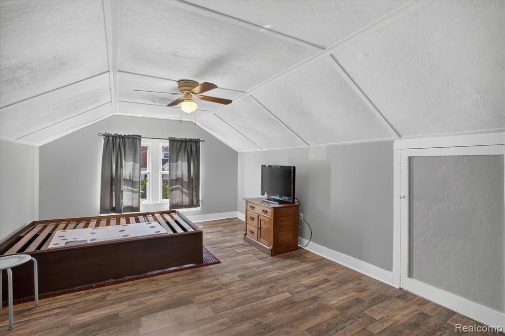 410 S Center Street, Howell, MI 48843 — Photo 25