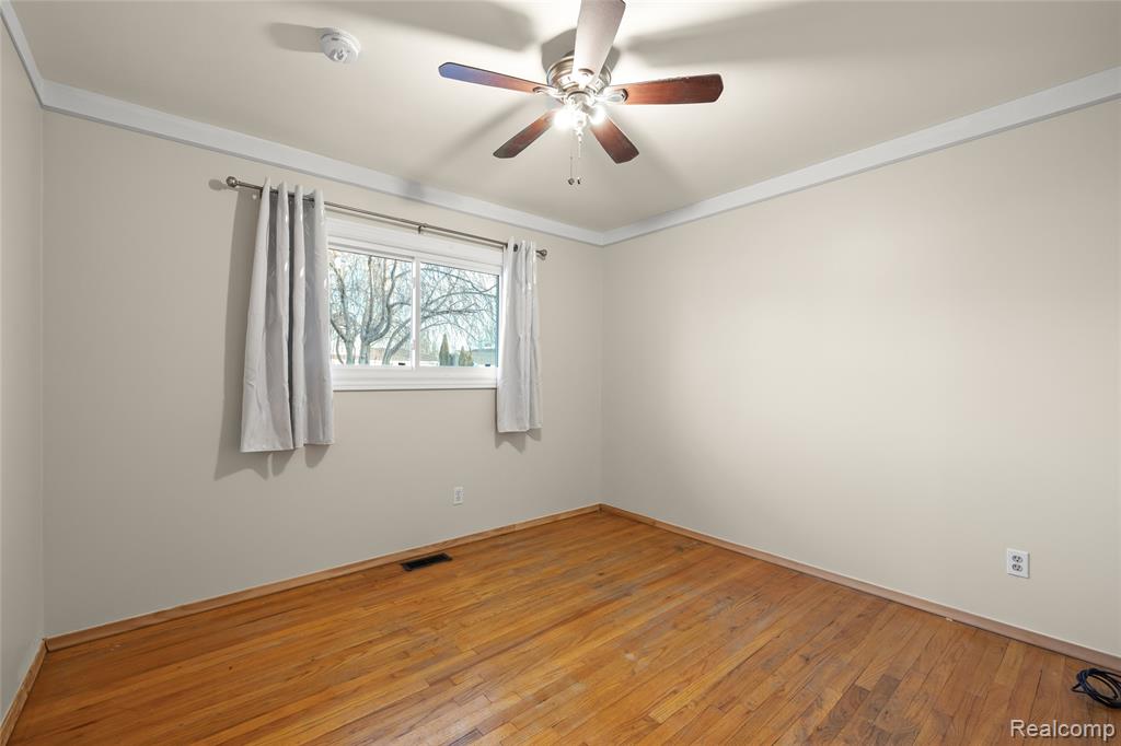 27228 Weddel Avenue, Brownstown, MI 48183 — Photo 15