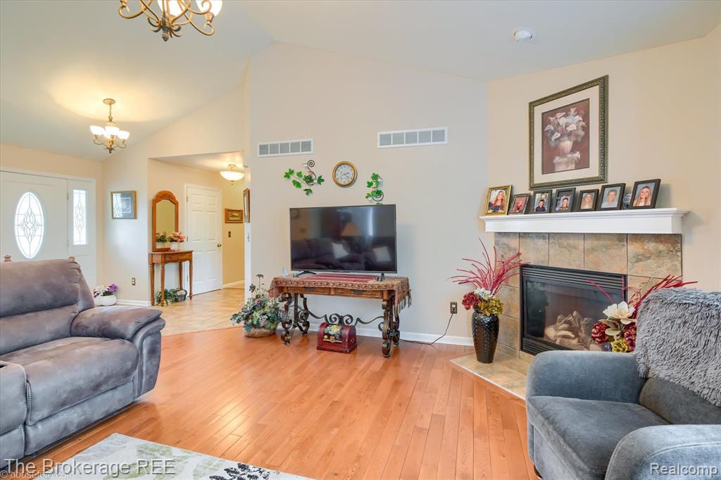 10047 Fox Run Drive, Davison, MI 48423 — Photo 14