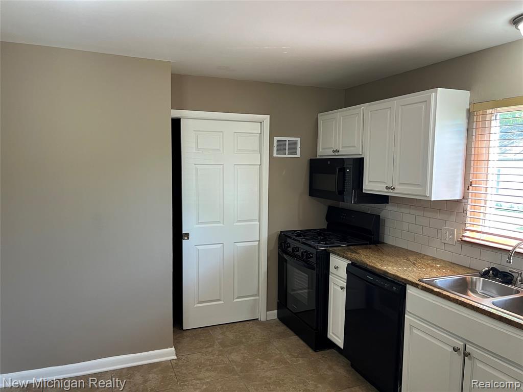 7431 Anna Avenue, Warren, MI 48092 — Photo 19