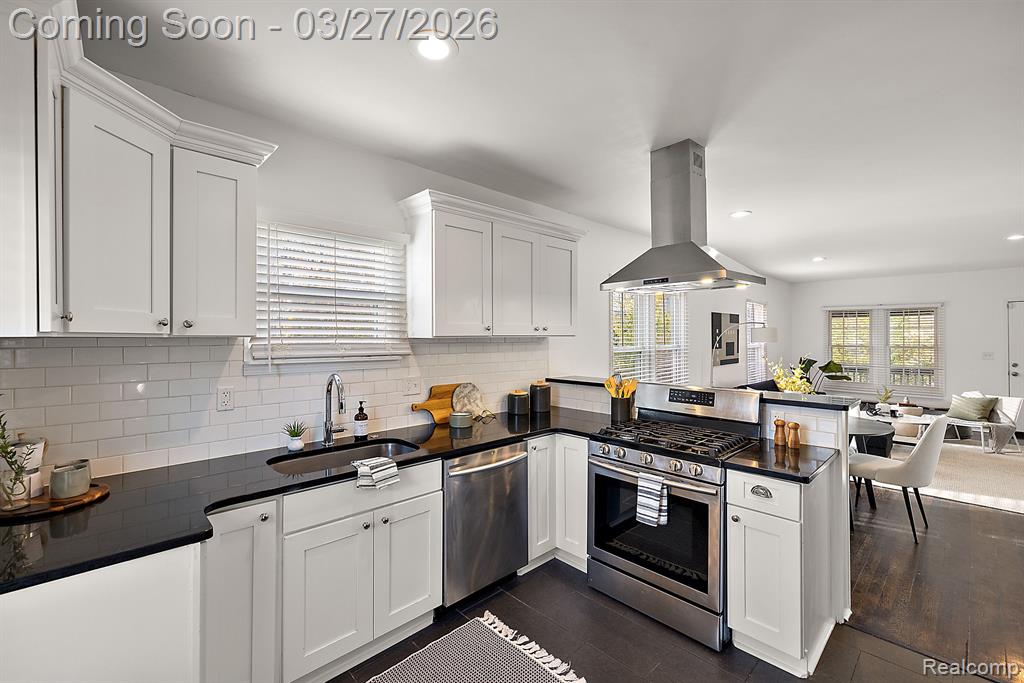 2552 Beals Street, Detroit, MI 48214 — Photo 14