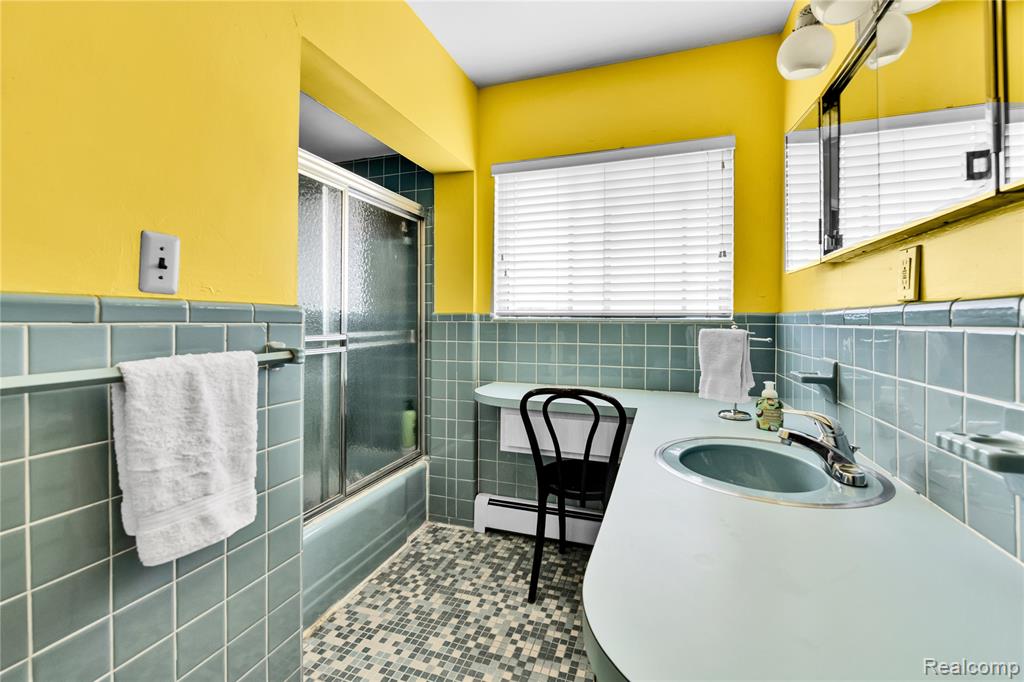 2952 PRYNNE Street, Keego Harbor, MI 48320 — Photo 10