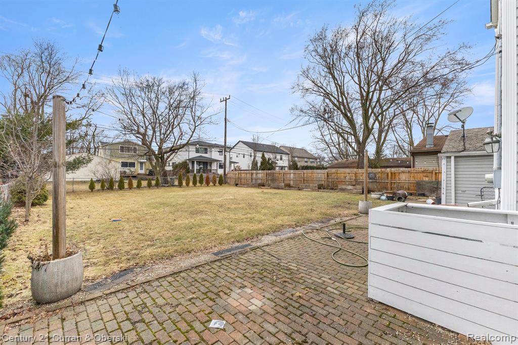 4615 MANDALAY Avenue, Royal Oak, MI 48073 — Photo 37