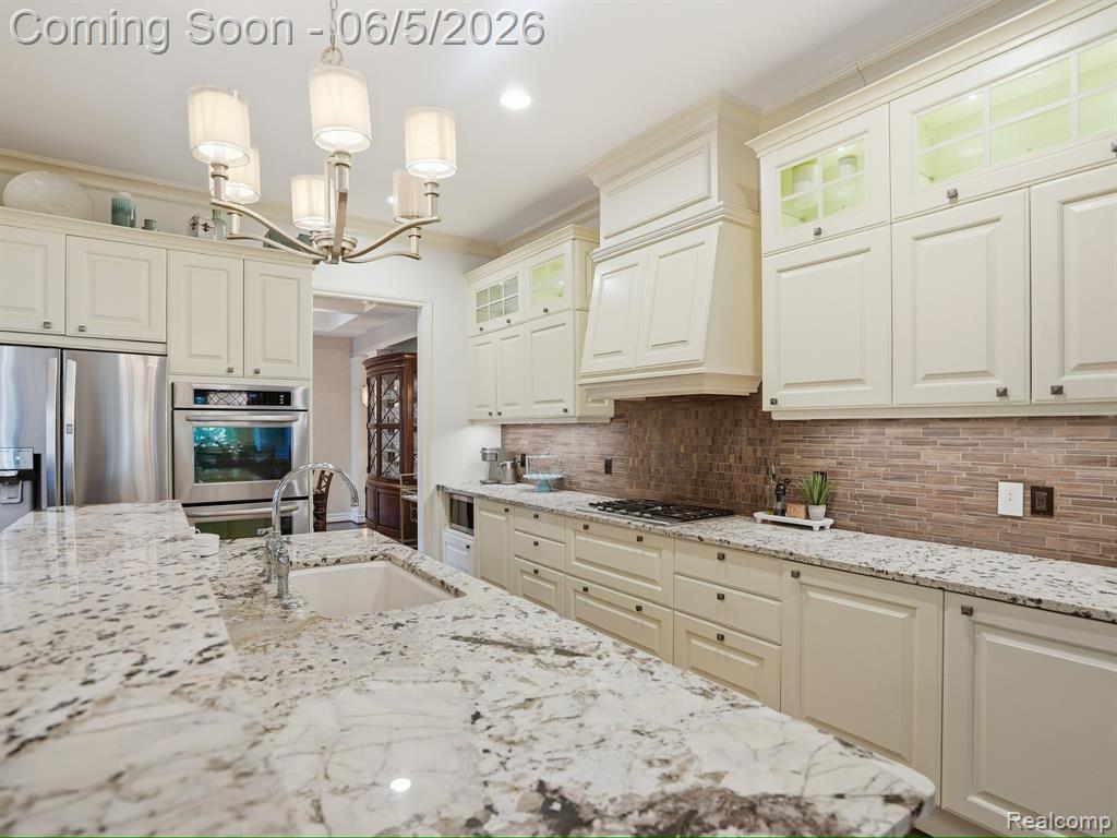 55951 Ashbrooke Drive W, Utica, MI 48316 — Photo 25