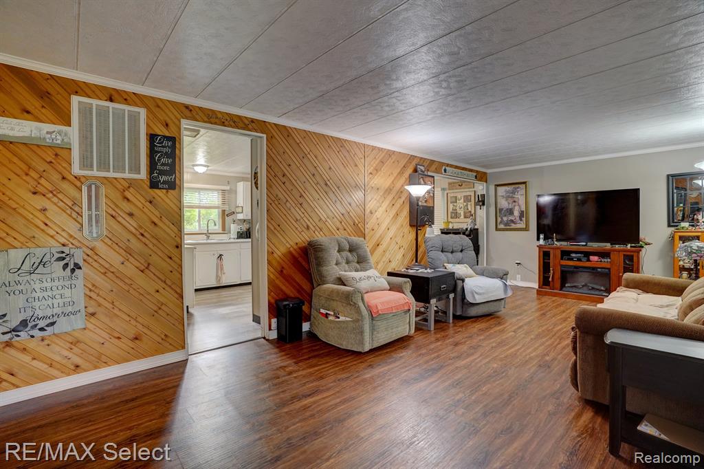 205 N Jefferson Street, Otisville, MI 48463 — Photo 16