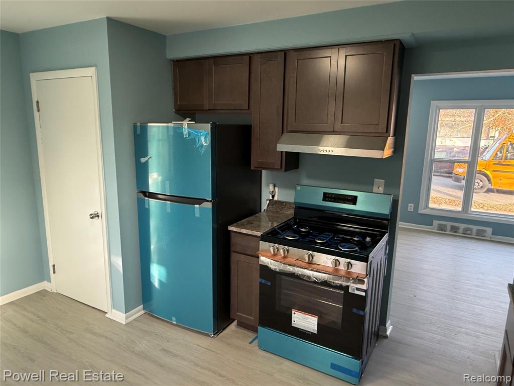 725 Emerson Avenue, Pontiac, MI 48340 — Photo 9
