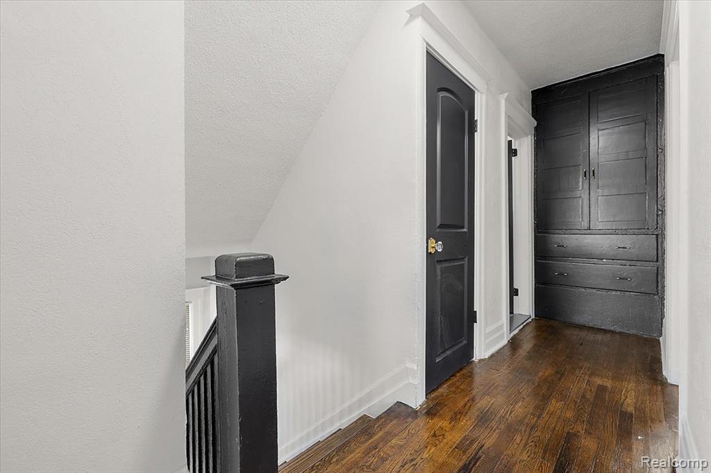 3869 Burns Street, Detroit, MI 48214 — Photo 15