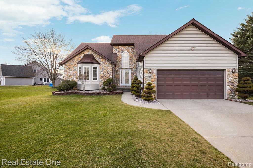4438 Great Oaks Drive, Grand Blanc, MI 48439 — Photo 2