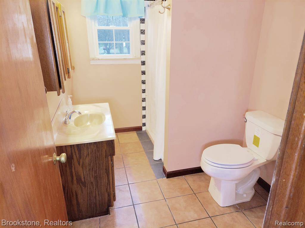 5104 CHESANING Road, Chesaning, MI 48616 — Photo 22