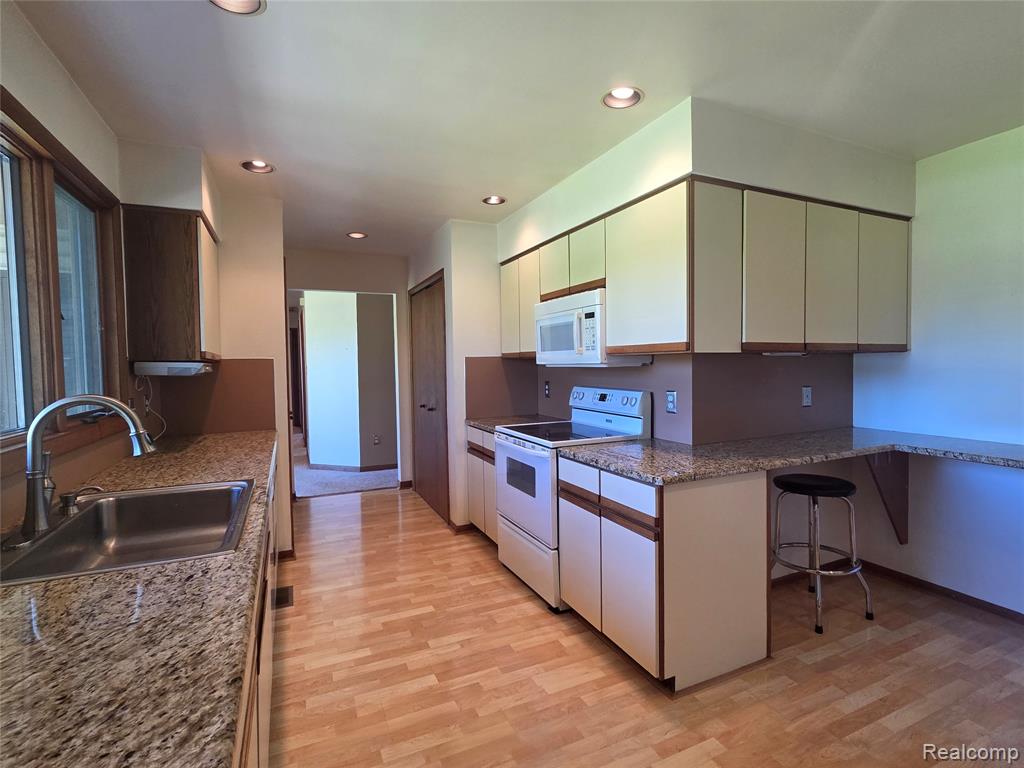 3296 Swarthout Road, Pinckney, MI 48169 — Photo 13
