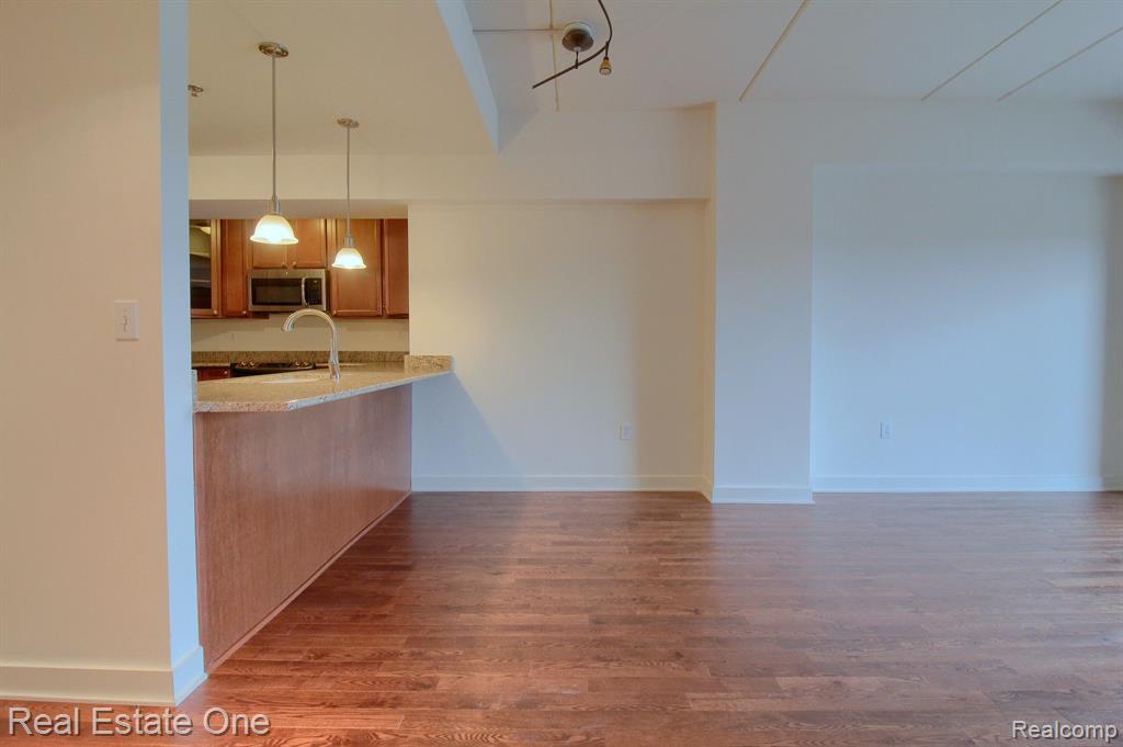 111 N ASHLEY Street, 403, Ann Arbor, MI 48104 — Photo 16
