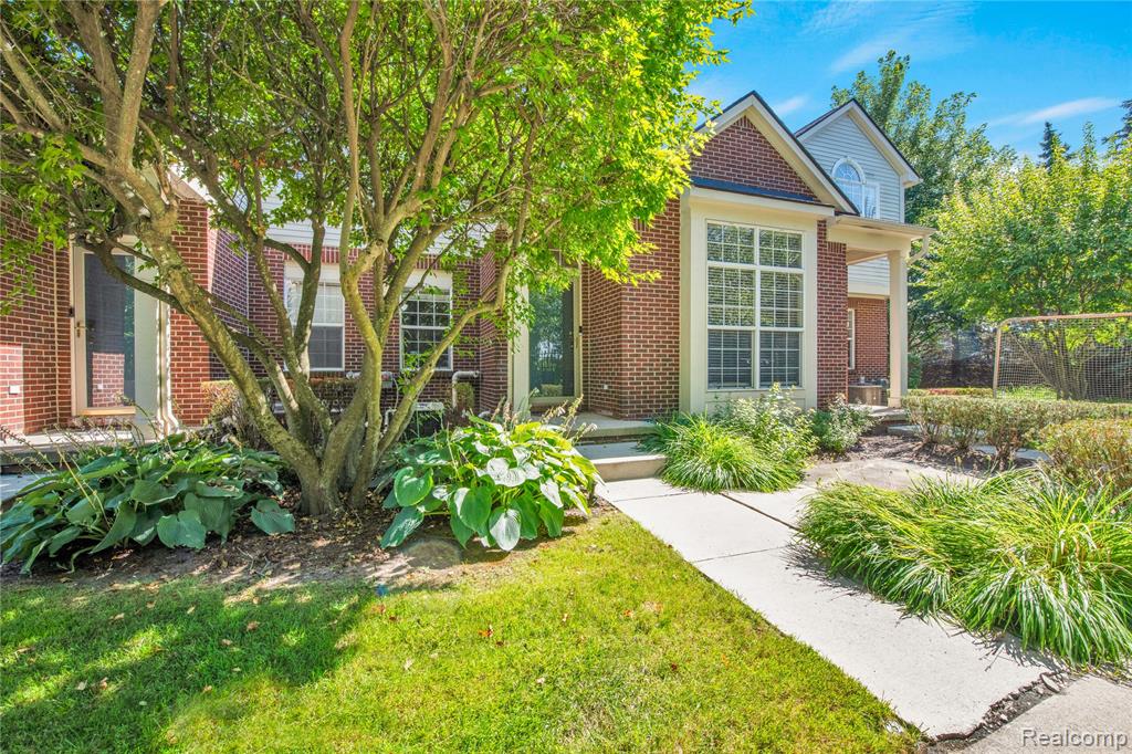 10104 Jasmine Drive, Walled Lake, MI 48390 — Photo 6