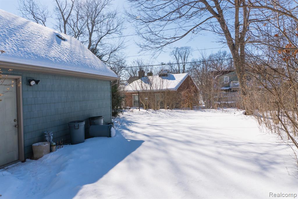 825 Frank Street, Flint, MI 48504 — Photo 6