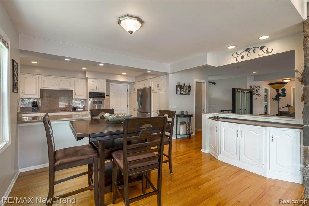 6768 HATCHERY Road, Waterford, MI 48327 — Photo 26