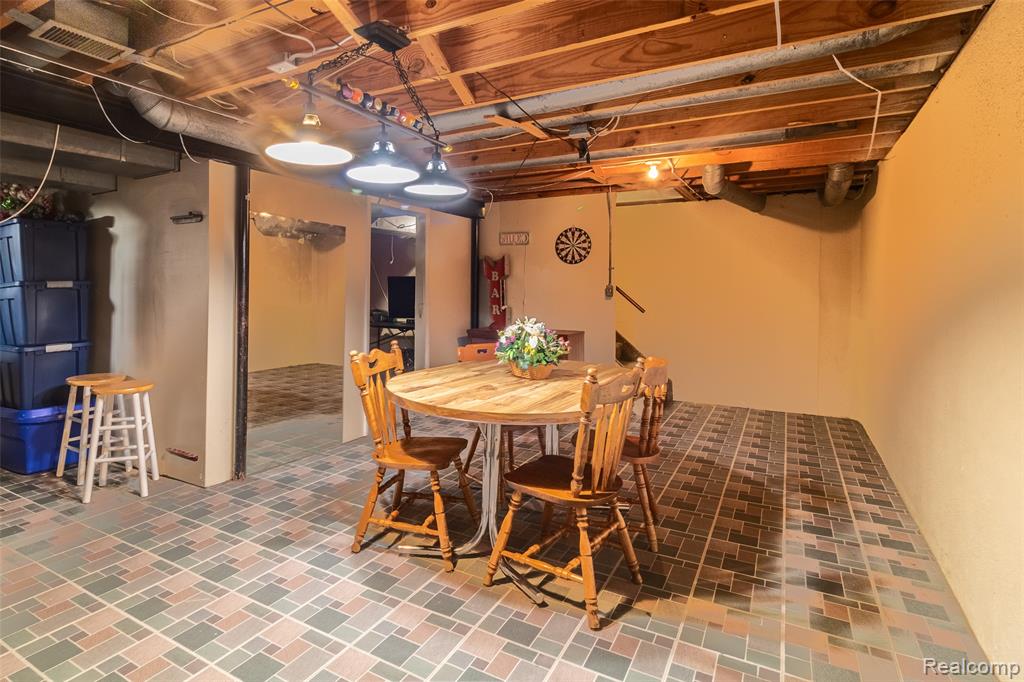24550 Colonial Drive, Woodhaven, MI 48183 — Photo 26