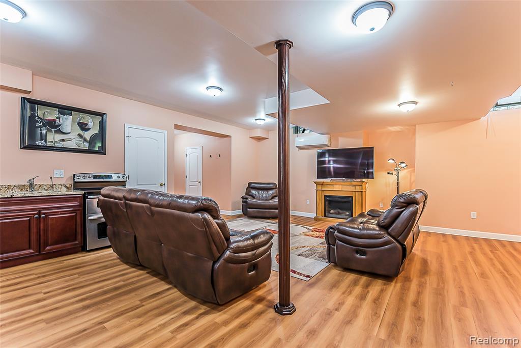 61121 Kocher Drive, South Lyon, MI 48178 — Photo 42