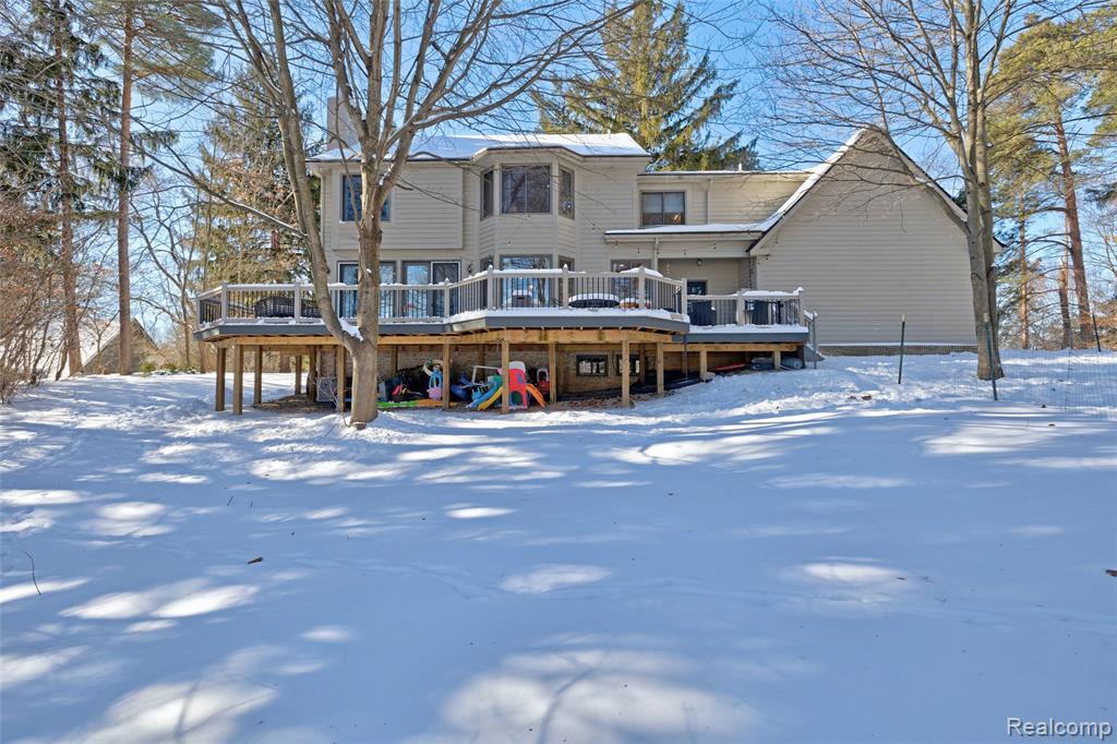 9619 Tree Top Court, Pinckney, MI, 48169