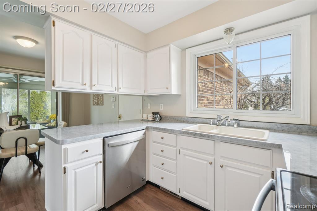 42845 Inverness Court, Northville, MI 48168 — Photo 17