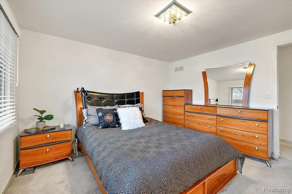 5385 POND BLUFF Drive, West Bloomfield, MI 48323 — Photo 53