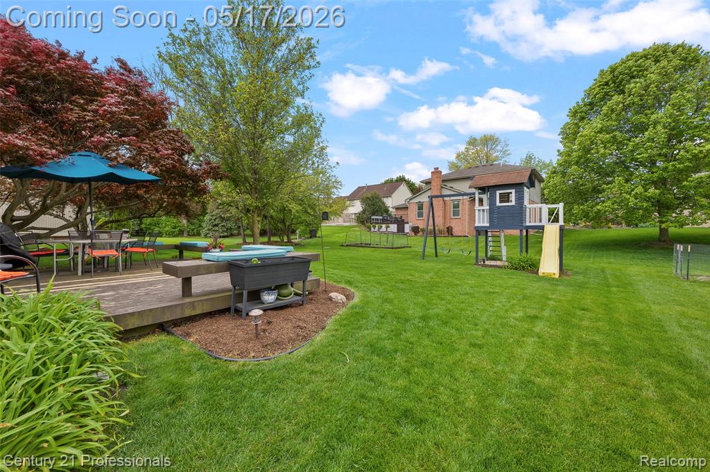 25979 Petros Boulevard, Novi, MI — Photo 3