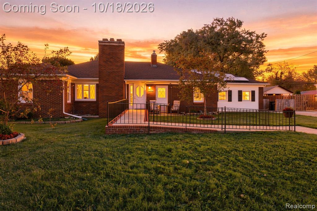 29800 Maison Street, Saint Clair Shores, MI 48082