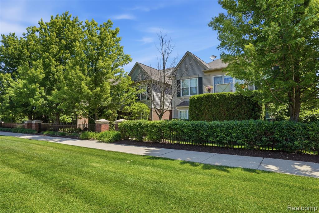 320 N Wixom Road, 30, Wixom, MI 48393 — Photo 4