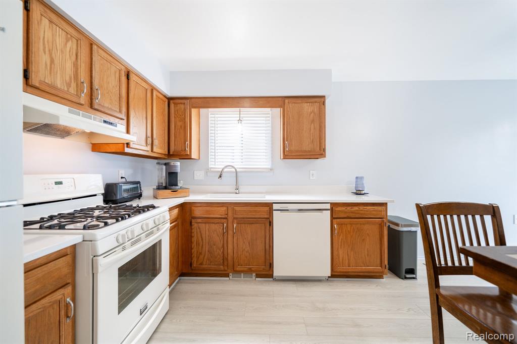 27860 Kaufman Street, Roseville, MI 48066 — Photo 9