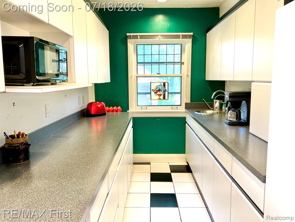 774 W Oakridge Street, Ferndale, MI 48220 — Photo 17
