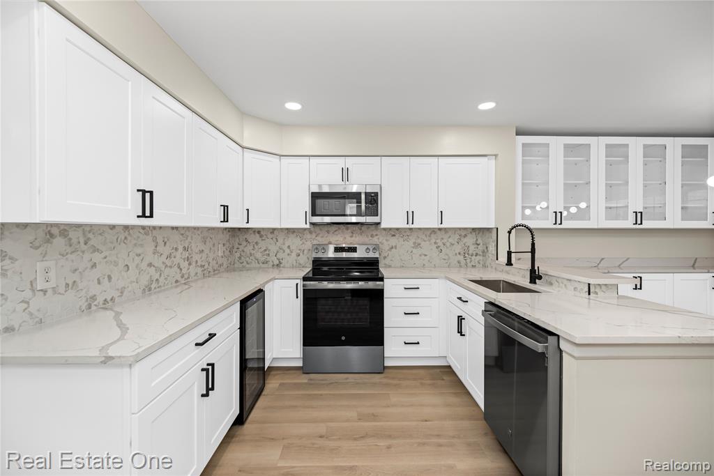 6027 Pebble Lane Court, West Bloomfield, MI — Photo 18