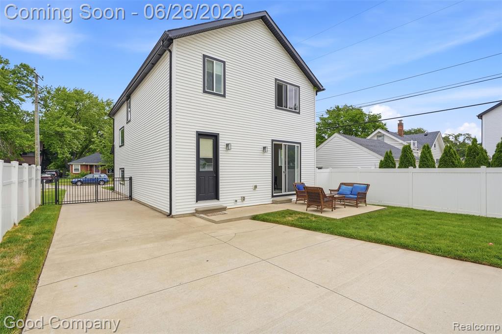 8431 Kenberton Drive, Oak Park, MI 48237 — Photo 37