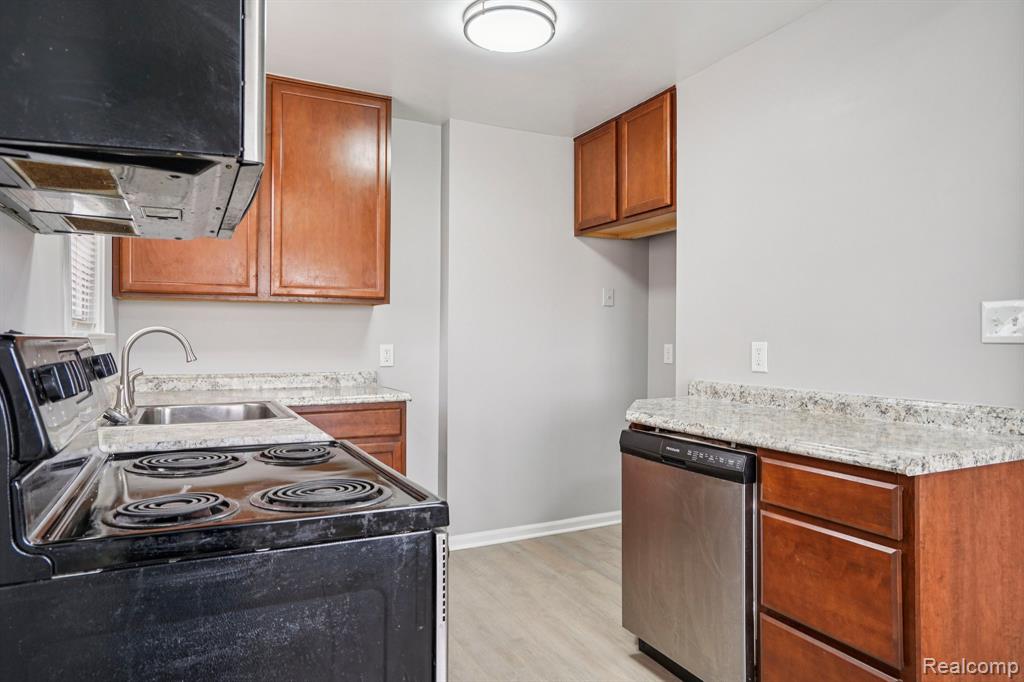 3963 S Hubbard Street, Wayne, MI 48184 — Photo 10