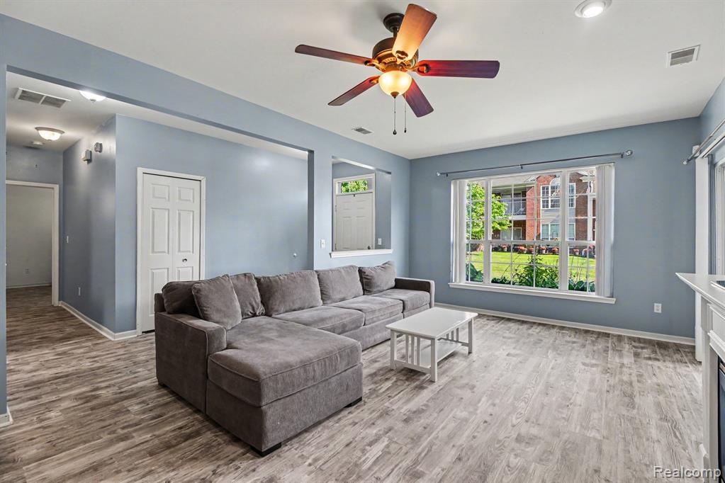16339 Chatham Drive, Macomb, MI 48044 — Photo 3