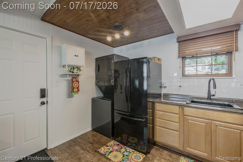 420 Bellevue Avenue, Lake Orion, MI 48362 — Photo 36