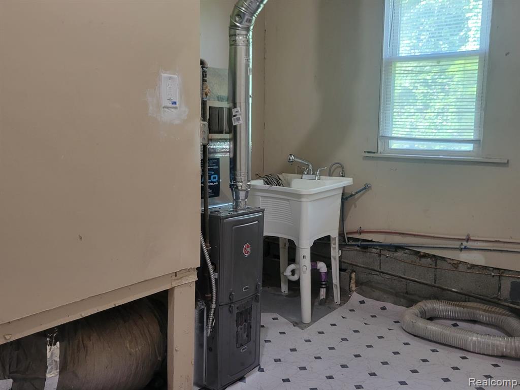 7027 Chalmers Avenue, Warren, MI 48091 — Photo 24