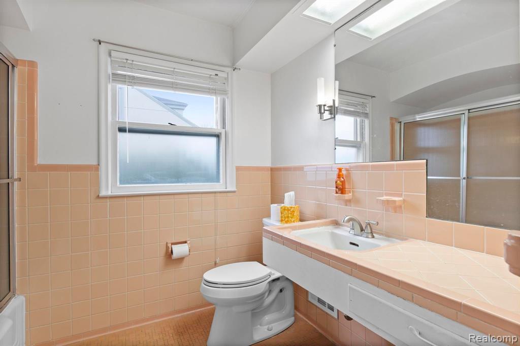 500 BRENTWOOD DRIVE Drive, Dearborn, MI 48124 — Photo 16