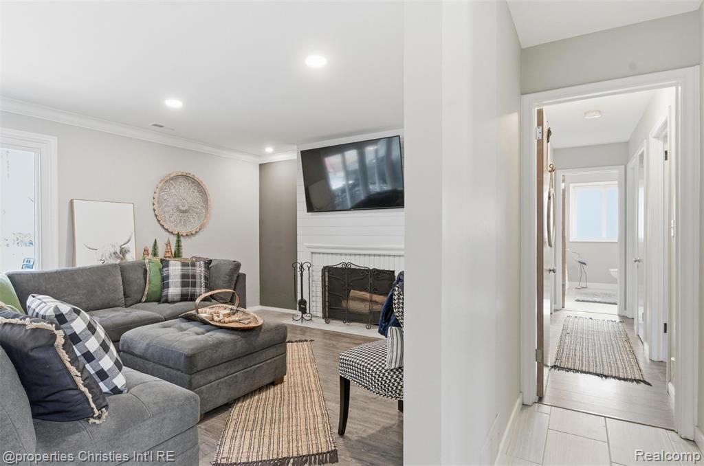 4305 Meadowlane Court, Bloomfield Hills, MI 48304 — Photo 16