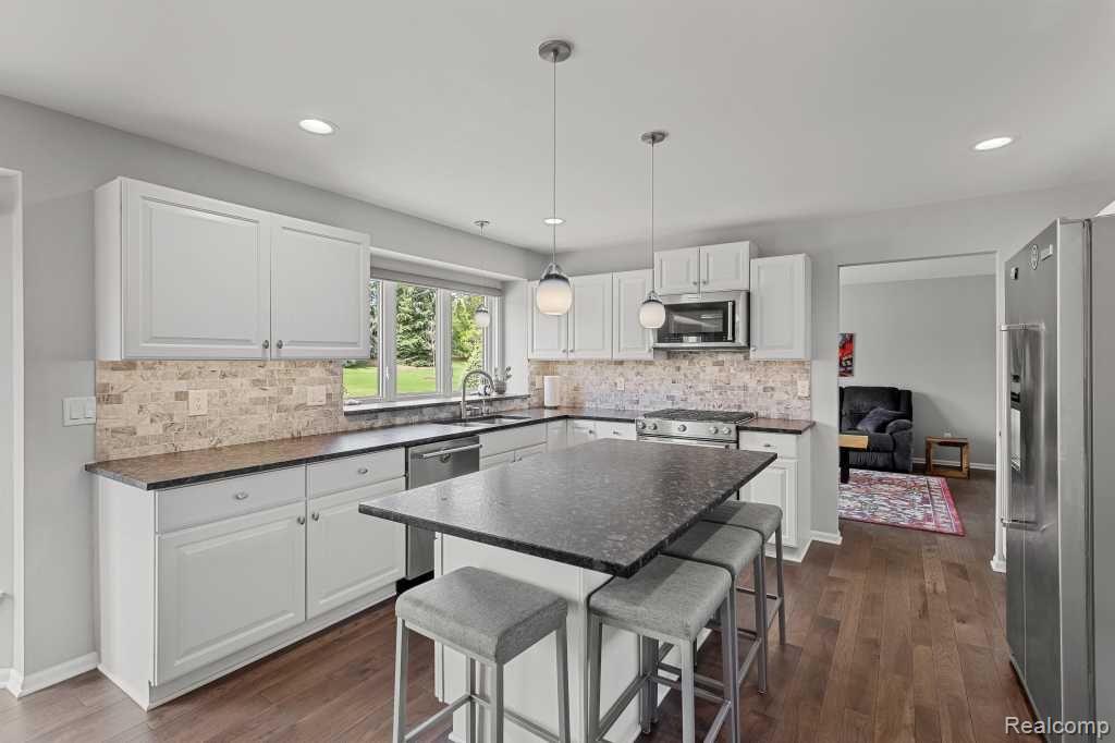 6082 VINEYARD Avenue, Ann Arbor, MI 48108 — Photo 10