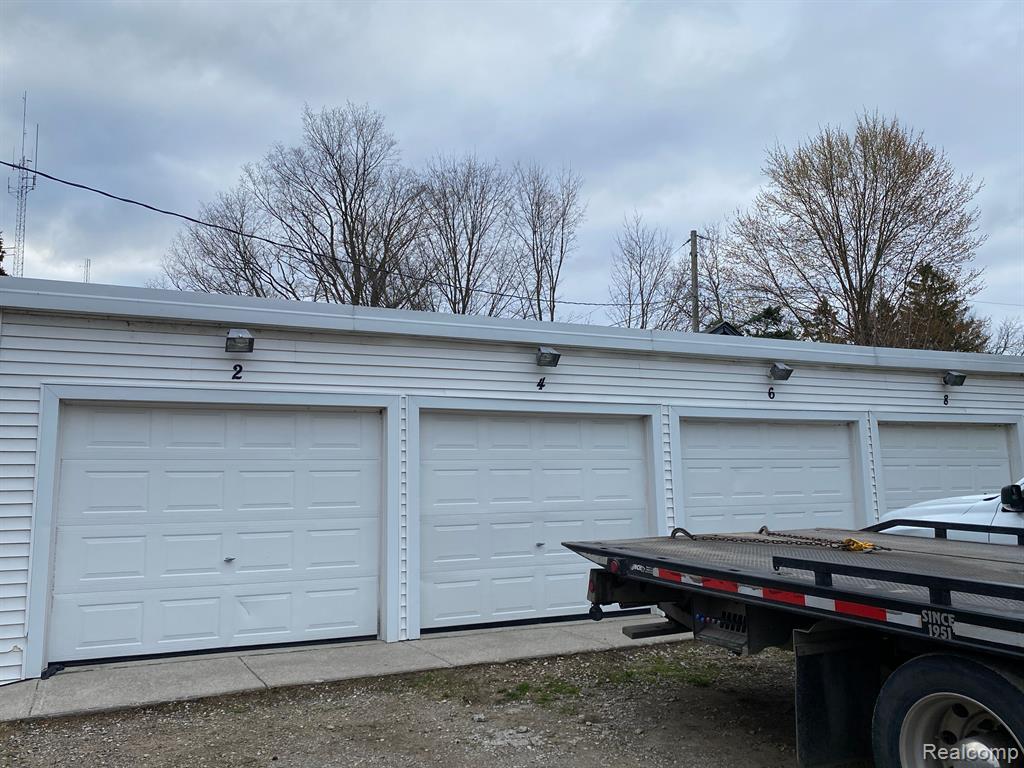 8 PONTIAC Street, Oxford, MI 48371 — Photo 2