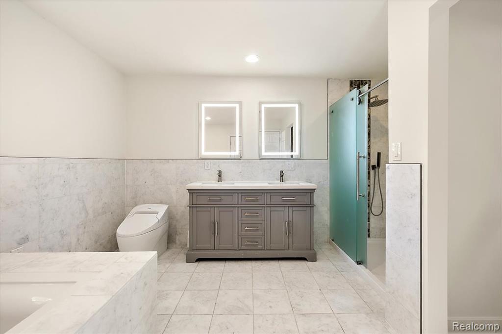 9492 Roundlake Boulevard, White Lake, MI — Photo 26